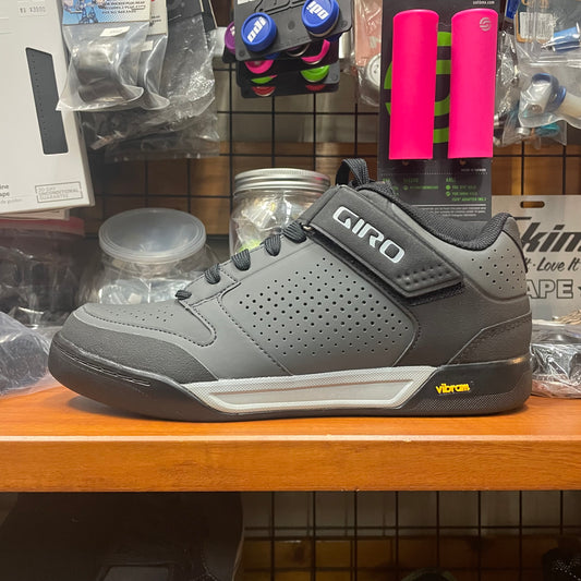 Riddance Mid Shoe Shadow