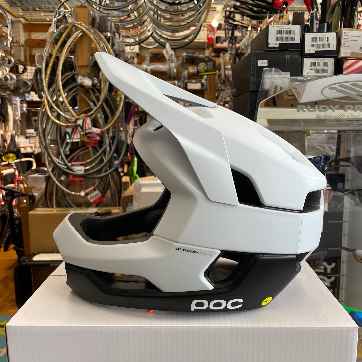 OTOCON RACE MIPS White/Black