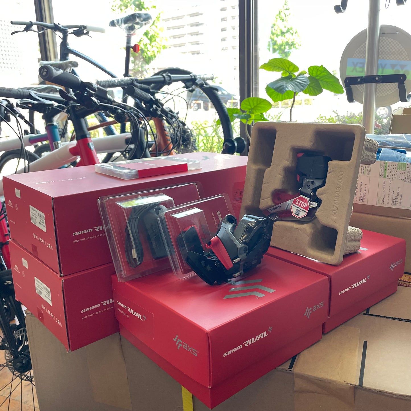 スラム ライバル eTap AXS ワイヤレス12段変速&油圧ディスクブレーキシステム グループセット - SRAM RIVAL eTap AXS Groupset - 高知の自転車専門店 Cycling Shop ヤマネ