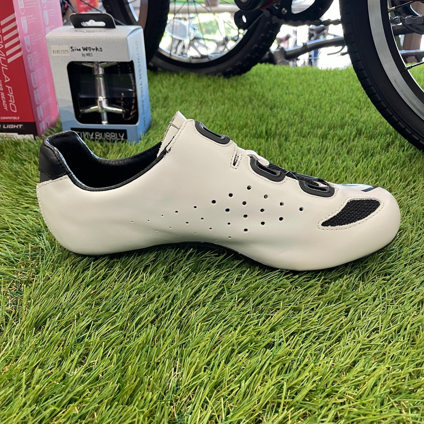 CX237 White [Outlet]