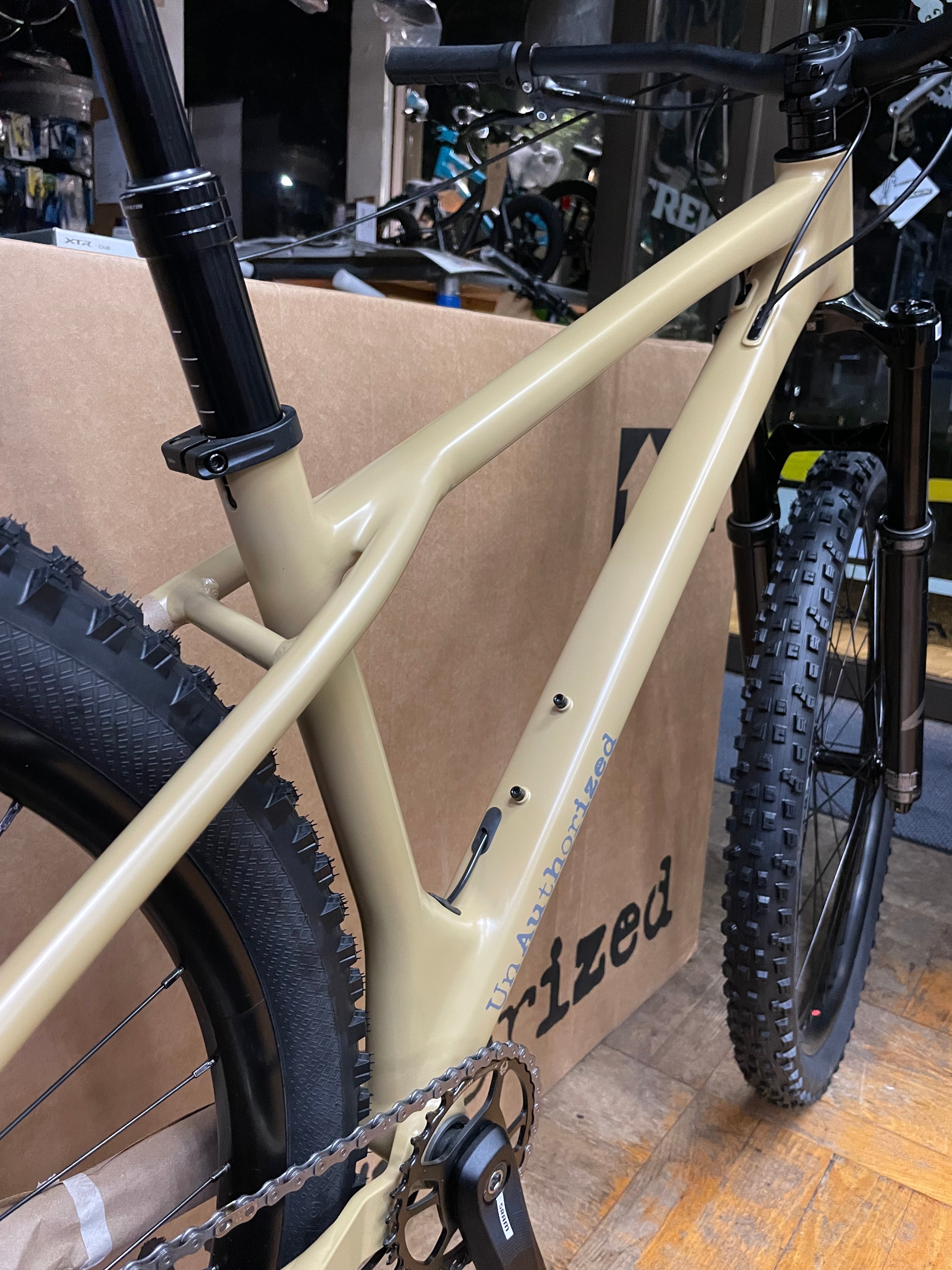 16apm Sand – Cycling Shop ヤマネ ~ 高知の自転車専門店