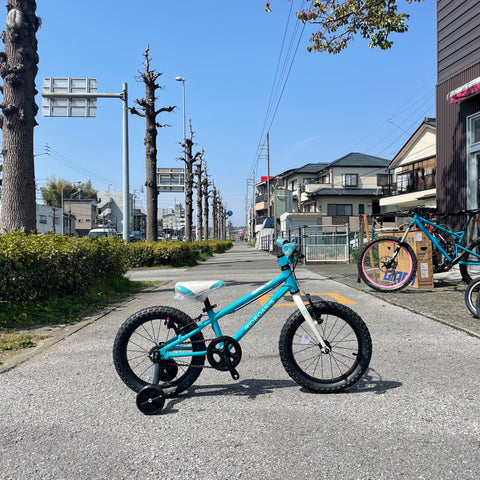 Ride Oasis x YOTSUBA CYCLE NINOEL Peacock Blue 16 - ライドオアシスxヨツバサイクル ニノエル ピーコックブルー 16インチ 子供用軽量自転車 キッズバイク - 高知の自転車専門店 Cycling Shop ヤマネ